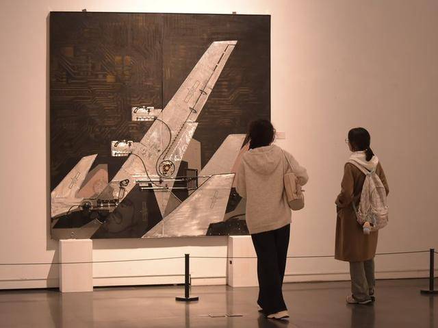 到郑州美术馆看新展喽！第十四届河南省美术作品展览综合画种作品展开幕