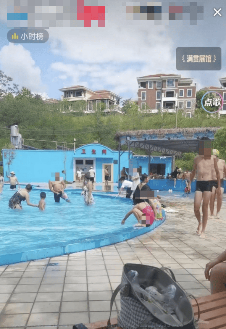 “室友天天在宿舍直播”，这届大学生的隐私无处可藏