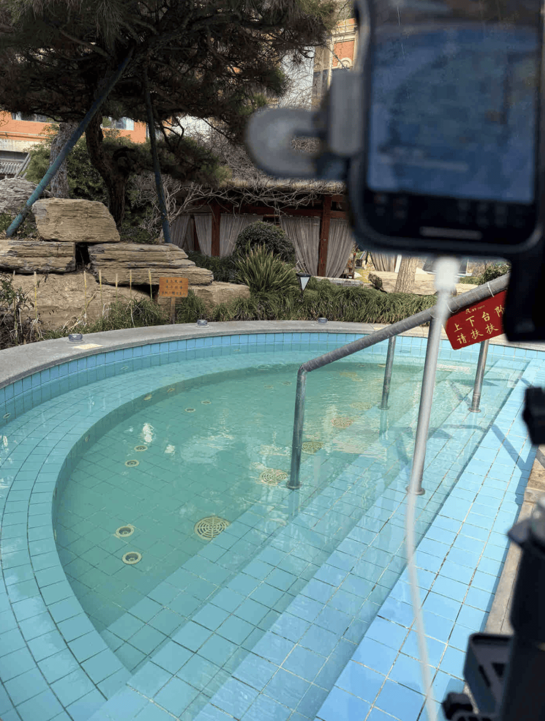 “室友天天在宿舍直播”，这届大学生的隐私无处可藏