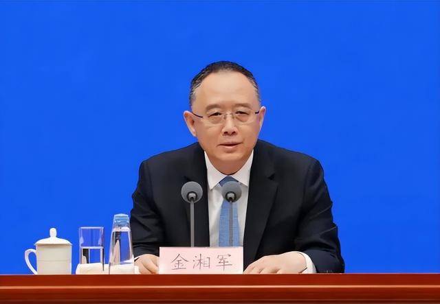 中央委员被“双开”，62岁女副部任上被查！中纪委上周通报查处26人