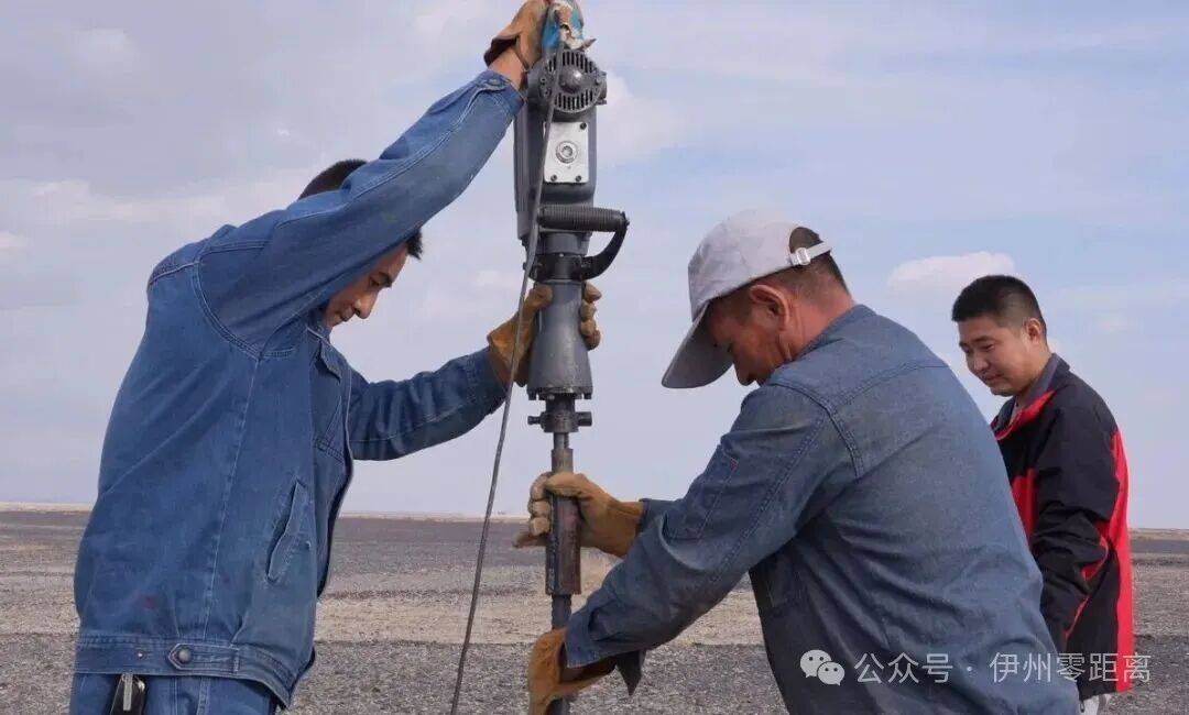 戈壁滩“为人民服务”大字遭破坏 新疆哈密：积极谋划整体保护方案